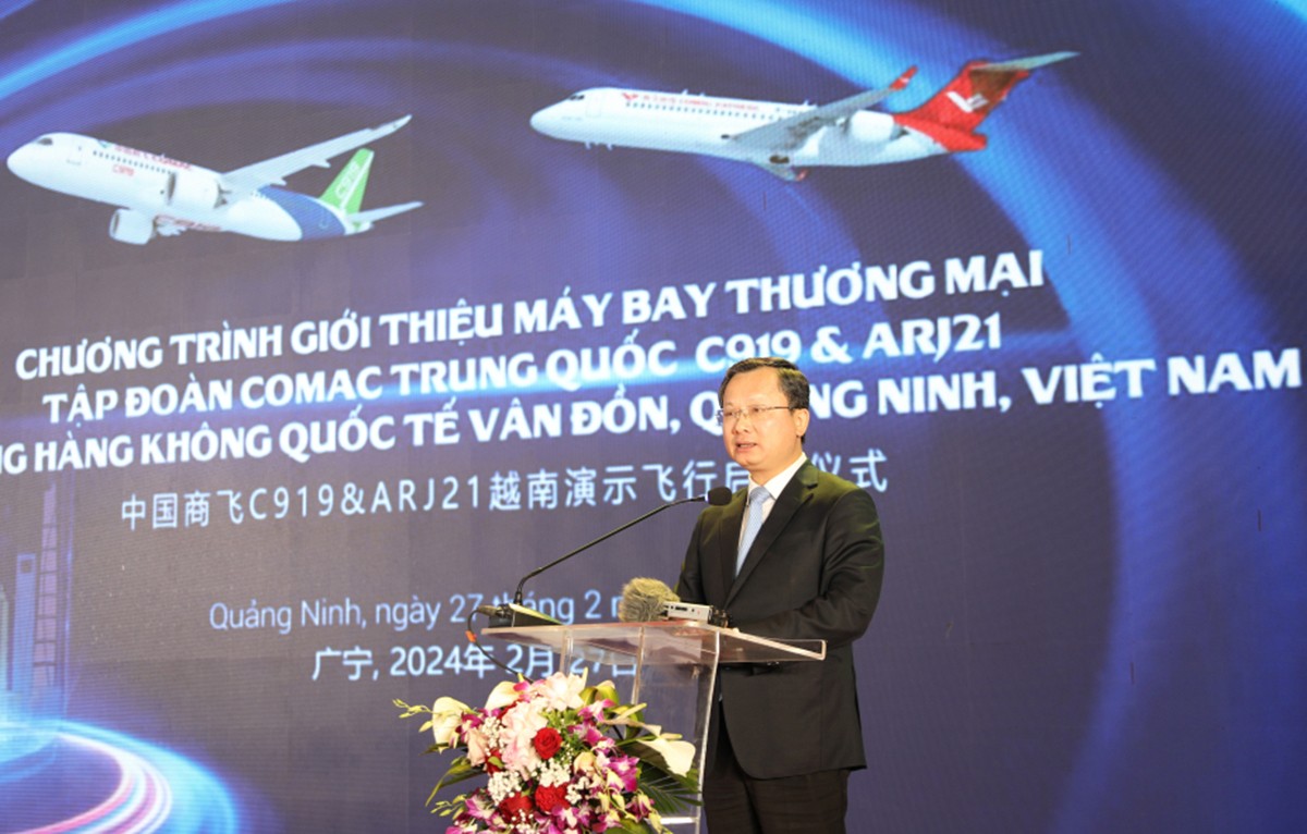 Event - Exhibition and experience of Chinese-made aircraft in Quang Ninh