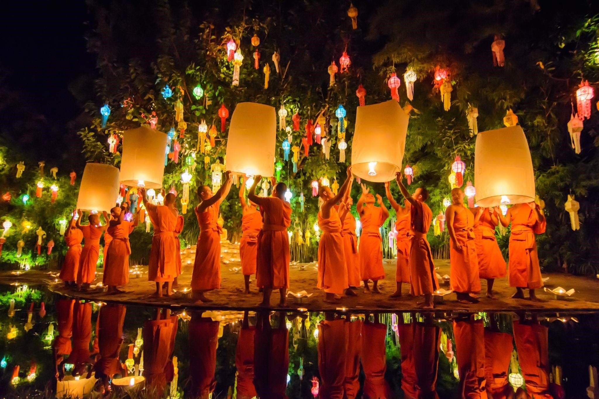 Lễ hội đèn trời Yi Peng - Nơi ước mơ bay cao trên bầu trời Chiang Mai