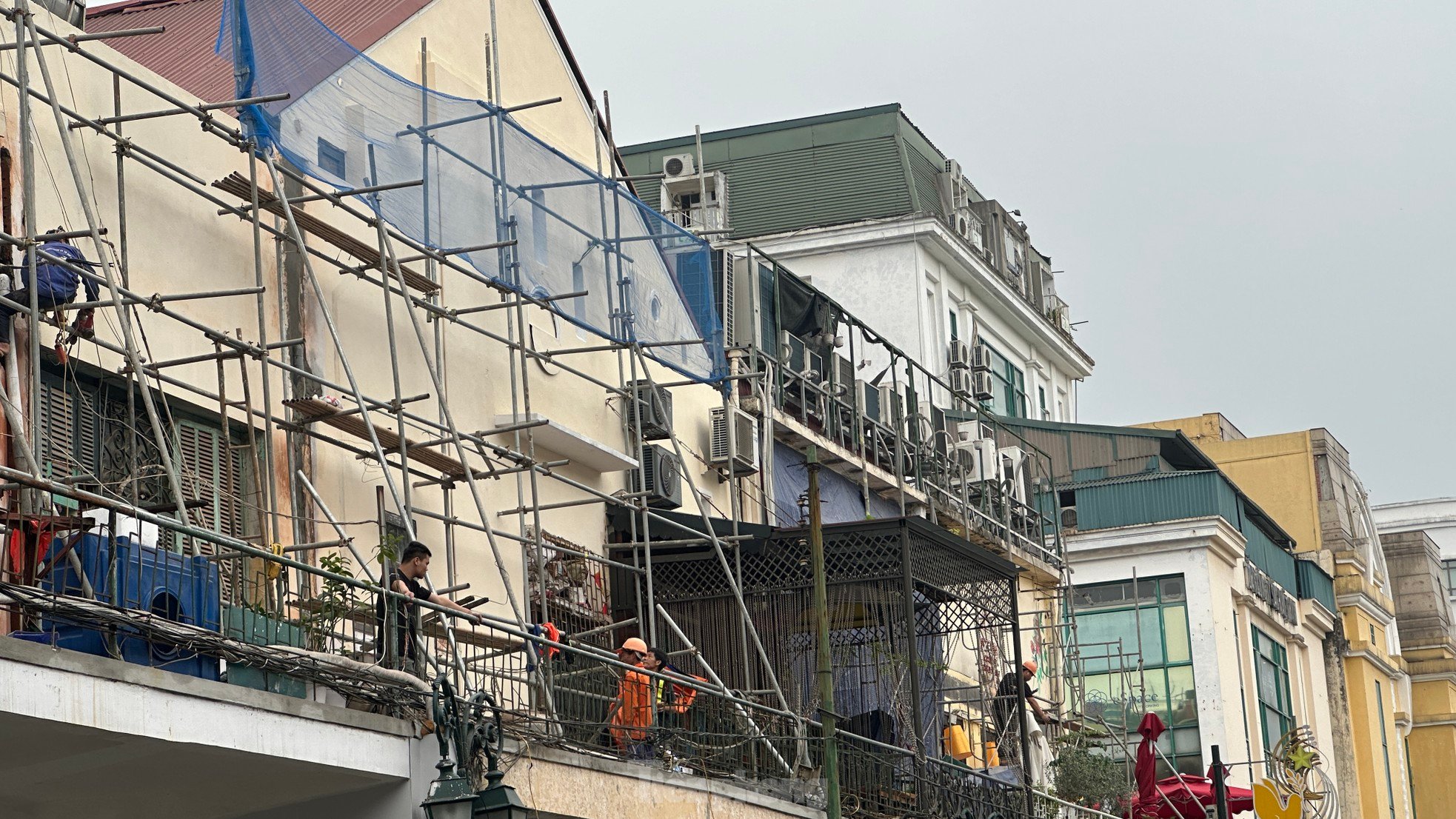 Hanoi renovates the facade of Trang Tien street photo 5