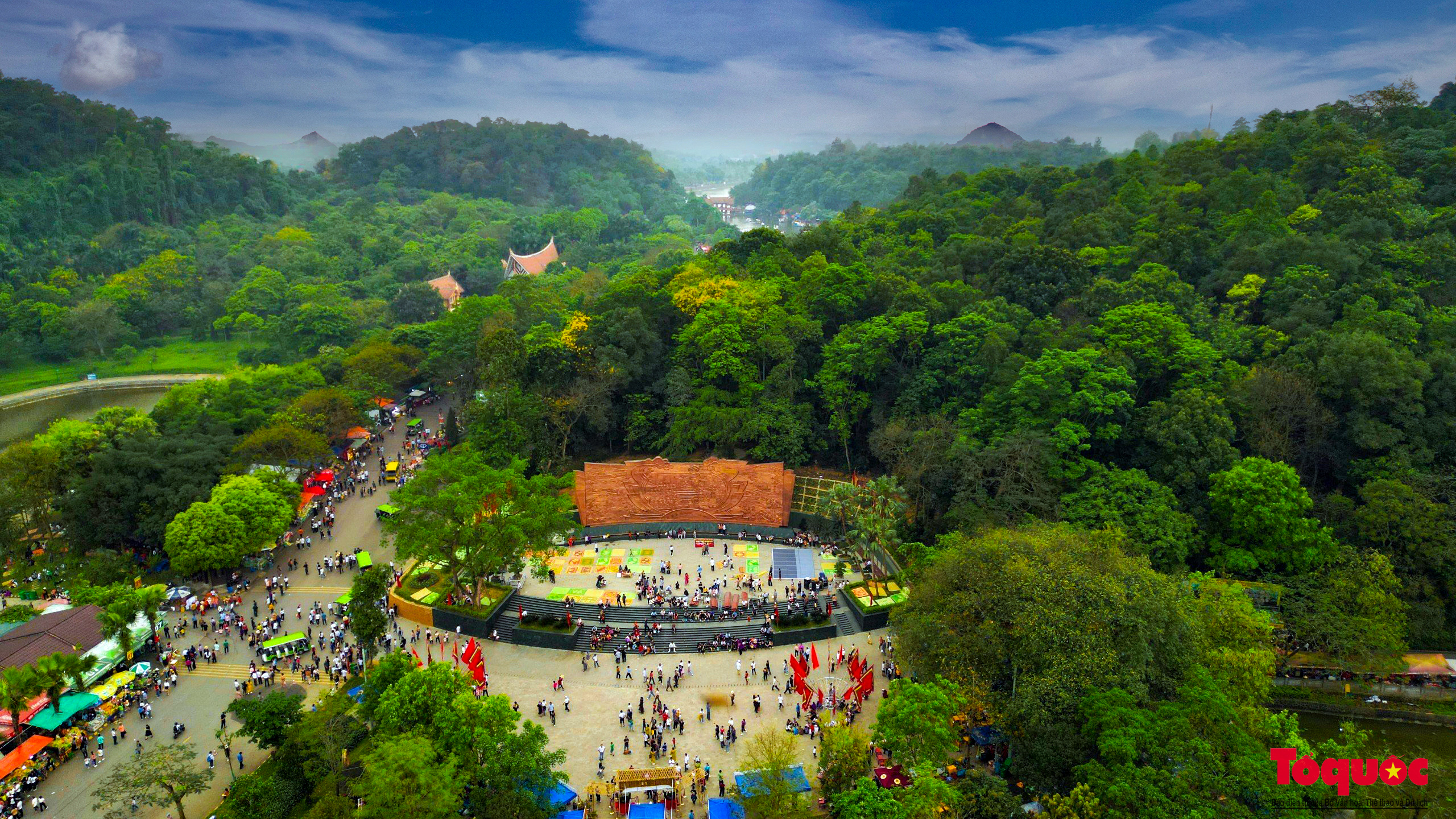 Mùa hoa lim xẹt nở vàng nơi non thiêng Nghĩa Lĩnh - Ảnh 1.