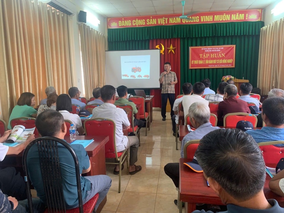 Teilnehmer der Schulung sind Mechaniker, Maschinenbesitzer und Genossenschaftsmitglieder. Foto: Ngoc Anh 