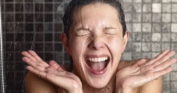 Pourquoi mes yeux me démangent-ils après la douche ?