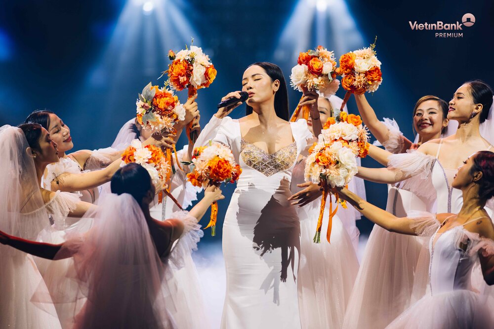 Phuong Linh និងបទភ្លេងដ៏ពិរោះរបស់នាង។ រូបថត៖ ធនាគារ VietinBank