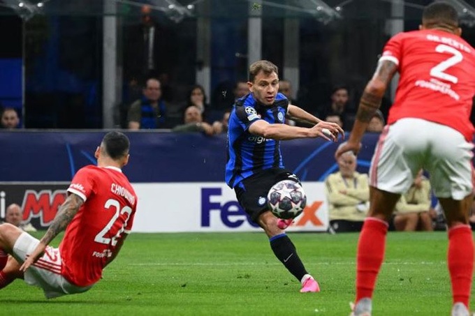 Vượt ải Benfica, Inter Milan đối đầu AC Milan ở bán kết Champions League - 1
