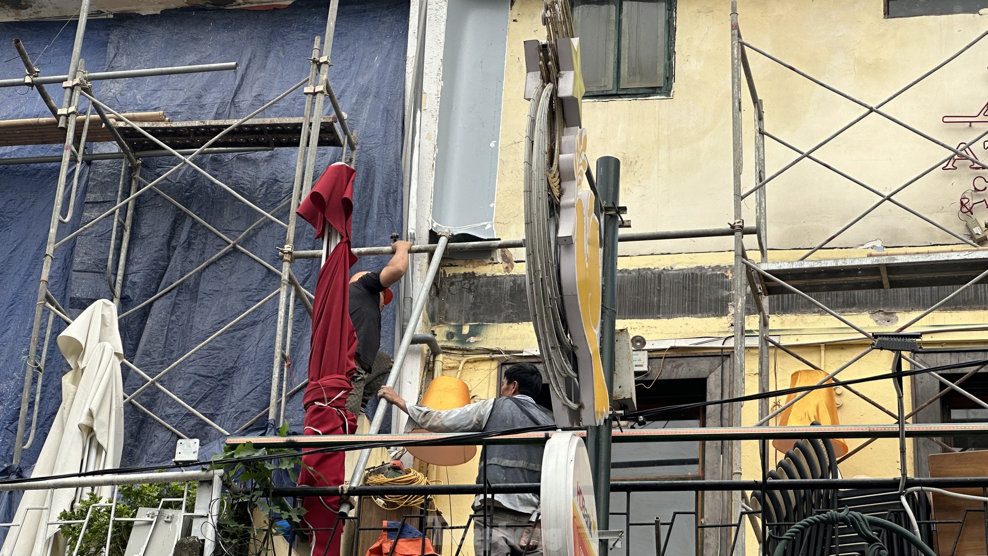 Hanoi renovates the facade of Trang Tien street photo 3