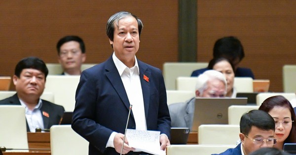 El ministro Nguyen Kim Son responde al régimen salarial de los maestros de preescolar