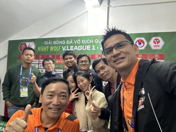 Coach Kiatisuk and his years with Hoang Anh Gia Lai Club before joining Hanoi Police Club