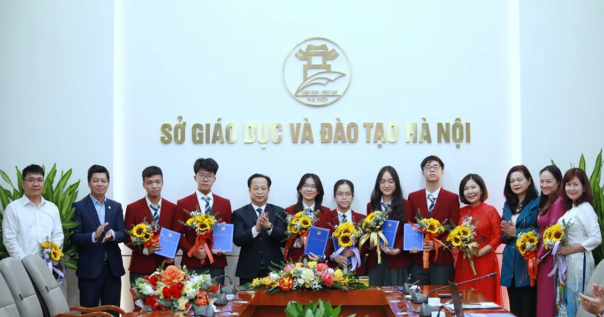 Hanoi multiplie par 15 la récompense pour les étudiants médaillés d'or aux Jeux olympiques internationaux