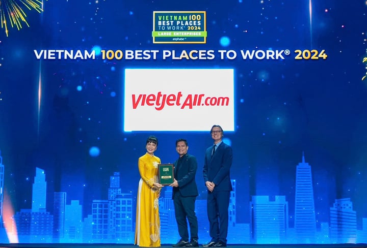 Giải thưởng "Nơi làm việc tốt nhất Việt Nam" ghi nhận những nỗ lực của Vietjet trong việc xây dựng môi trường làm việc giàu cảm hứng với nhiều cơ hội phát triển cho toàn thể nhân viên. (Ảnh: BTC)