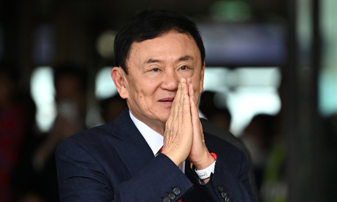 Cựu thủ tướng Thái Lan Thaksin Shinawatra tại sân bay Don Mueang, Bangkok, Thái Lan ngày 22/8. Ảnh:AFP