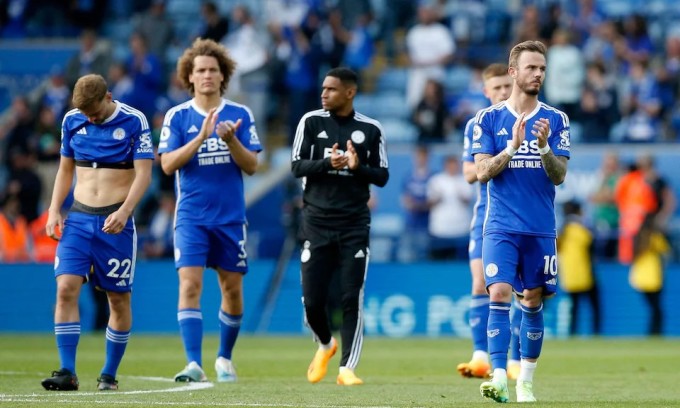 Leicester players applaud the audience after the final match of the season. Photo: Reuters