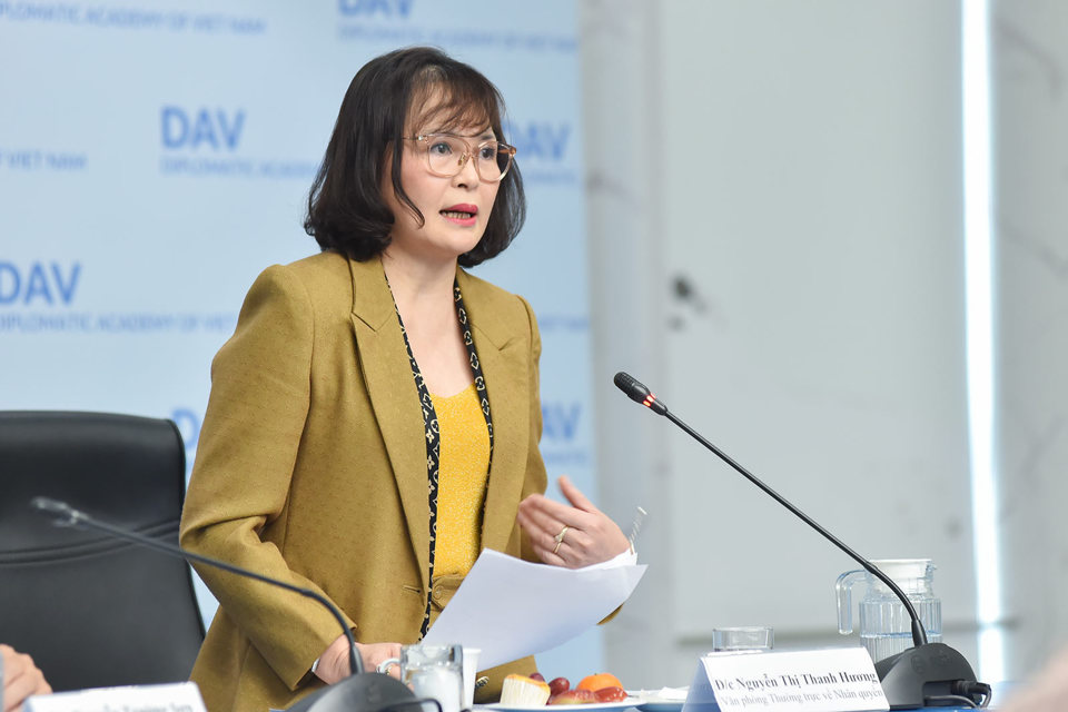 La représentante du Bureau permanent du Comité directeur des droits de l'homme du gouvernement, Nguyen Thi Thanh Huong, a pris la parole lors de l'atelier. Photo : Comité d'organisation