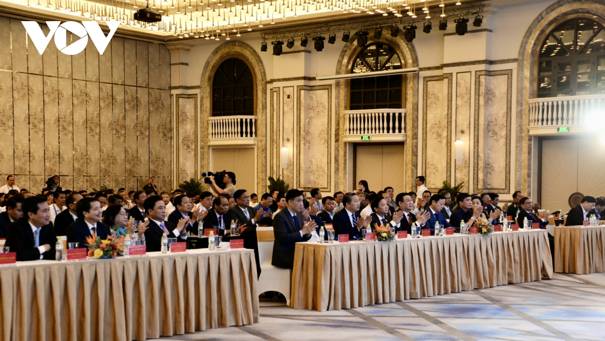 Le président de l'Assemblée nationale, Vuong Dinh Hue, a assisté à l'événement.