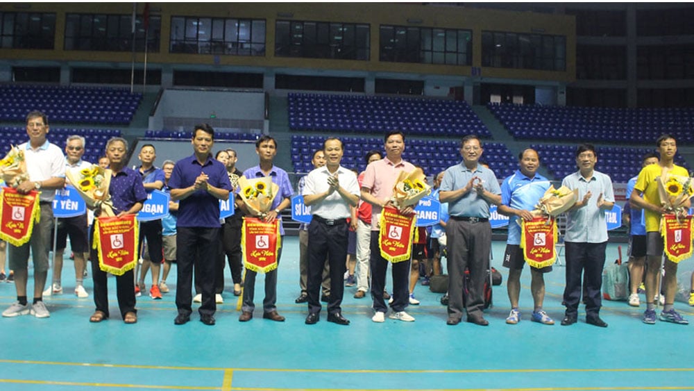 Más de 160 atletas participan en el Torneo de Deportes Tradicionales para Discapacitados en la provincia de Bac Giang |=> Publicado en el periódico Bac Giang