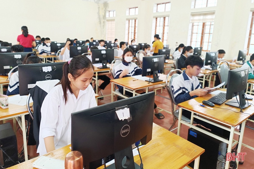 ผู้สมัคร 53 คน คว้ารางวัลในการแข่งขันสารสนเทศเยาวชนอำเภอแคนล็อก ครั้งที่ 17