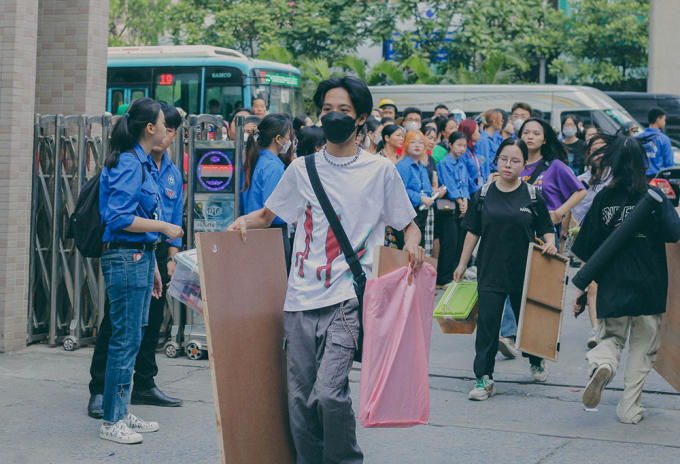 Thí sinh dự kỳ thi năng khiếu vào Đại học Kiến trúc năm 2023. Ảnh: Fanpage HAU