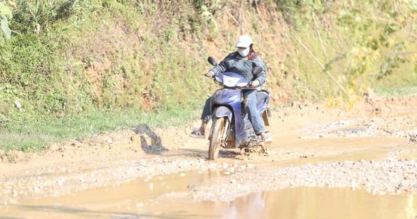 People suffer because provincial roads in Bac Kan are like "plowed fields"