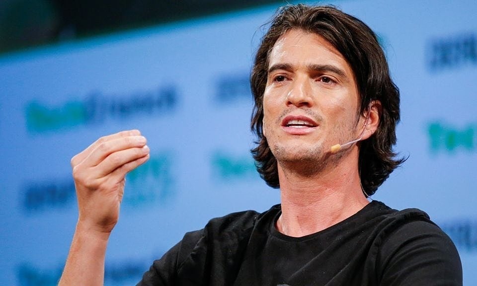 El fundador de WeWork busca comprar la empresa