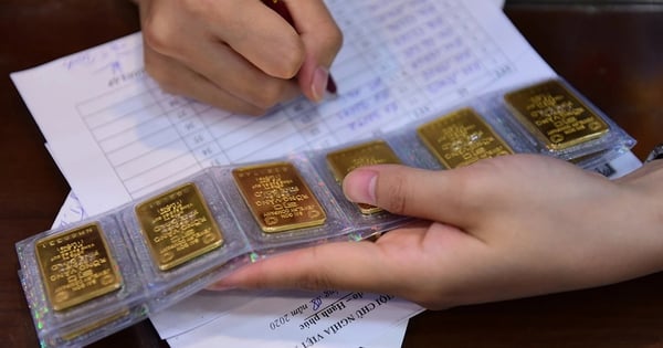 El oro sube, las tasas de interés de ahorro bajan