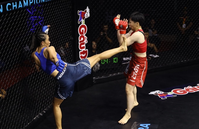 Võ sĩ Việt Nam hạ đo ván đối thủ người Anh sau 18 giây - 10