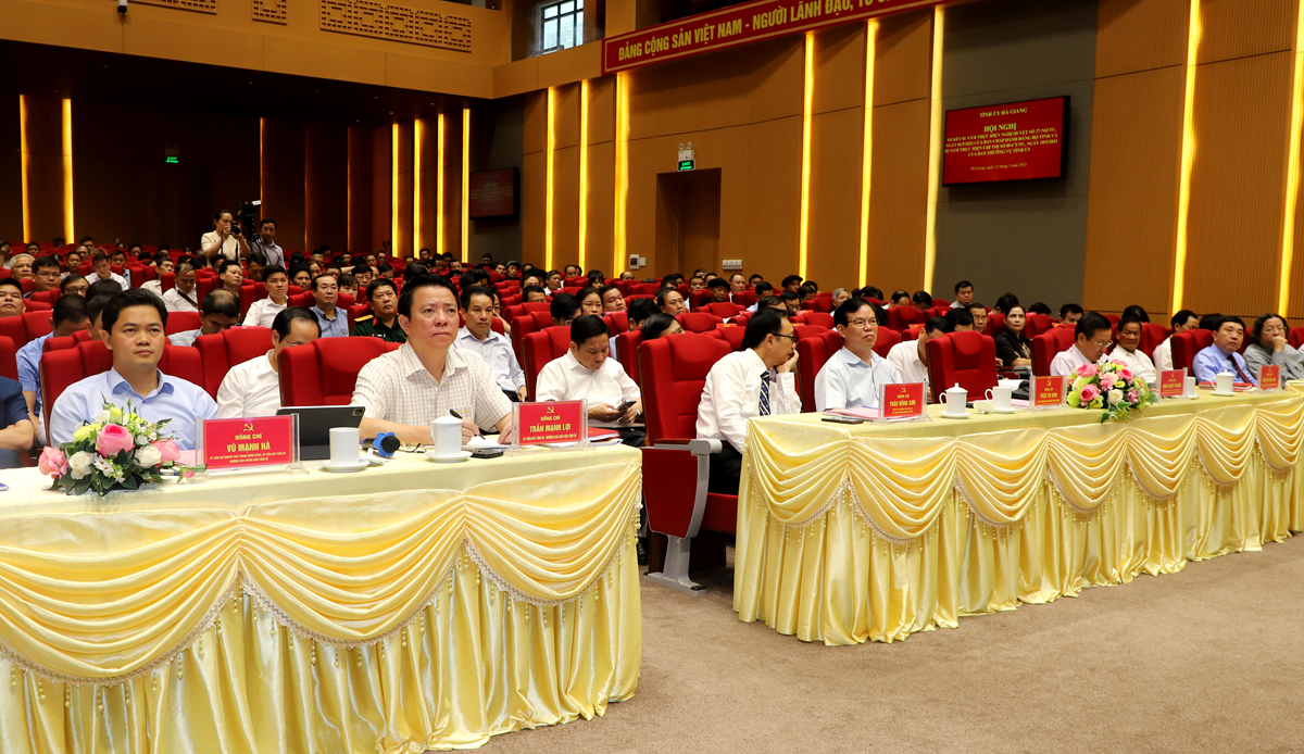 Các đại biểu dự hội nghị
