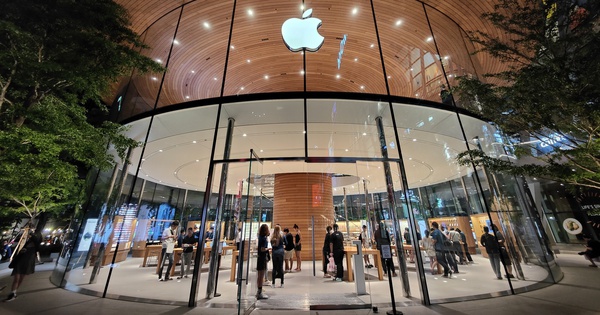 Will Apple reach a market capitalization of $4,000 billion by the end of 2024?