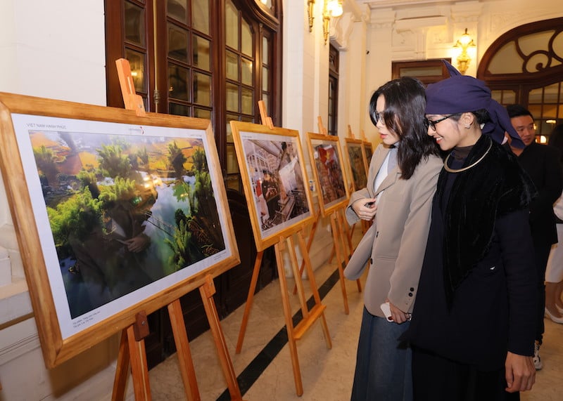 Photographs on display at the Exhibition. Photo: Organizing Committee