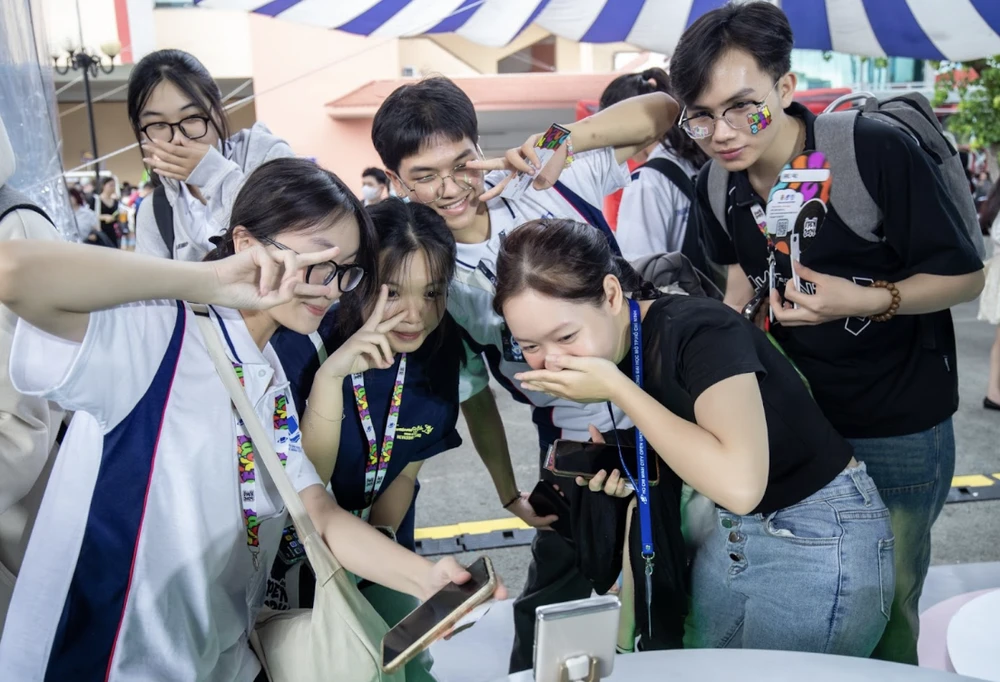 OPPO brings AI technology playground to universities in Ho Chi Minh City