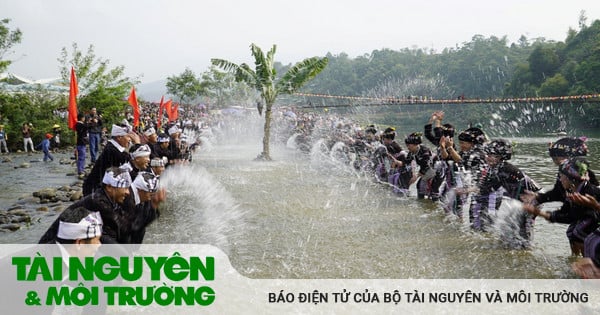 Không gian văn hóa trong Lễ hội Bum Vốc Nặm của dân tộc Lào