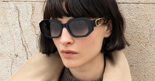 Fall fashion is no longer boring with sunglasses accessories by your side.