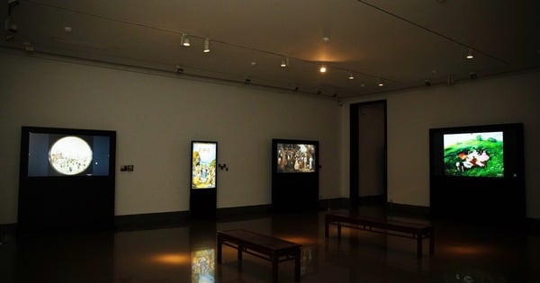 The first digital exhibition using interactive screens at the Vietnam Museum of Fine Arts