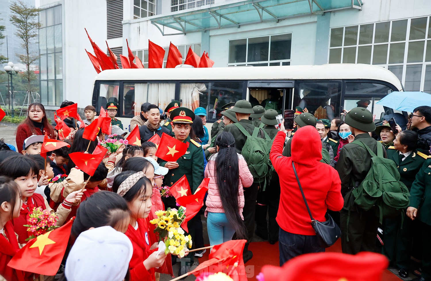 เยาวชนฮานอยมีความสุขที่ได้ออกไปเกณฑ์ทหาร ภาพที่ 14