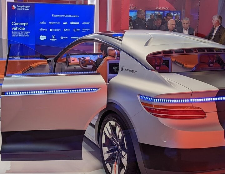 โซลูชันการเคลื่อนที่อัจฉริยะของ VinAI ในระบบนิเวศของ Qualcomm Automotive