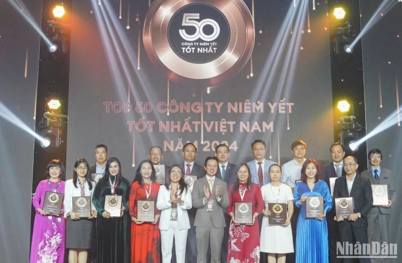 Vietjet vinh danh trong Top 50 công ty niêm yết tốt nhất Việt Nam năm 2024