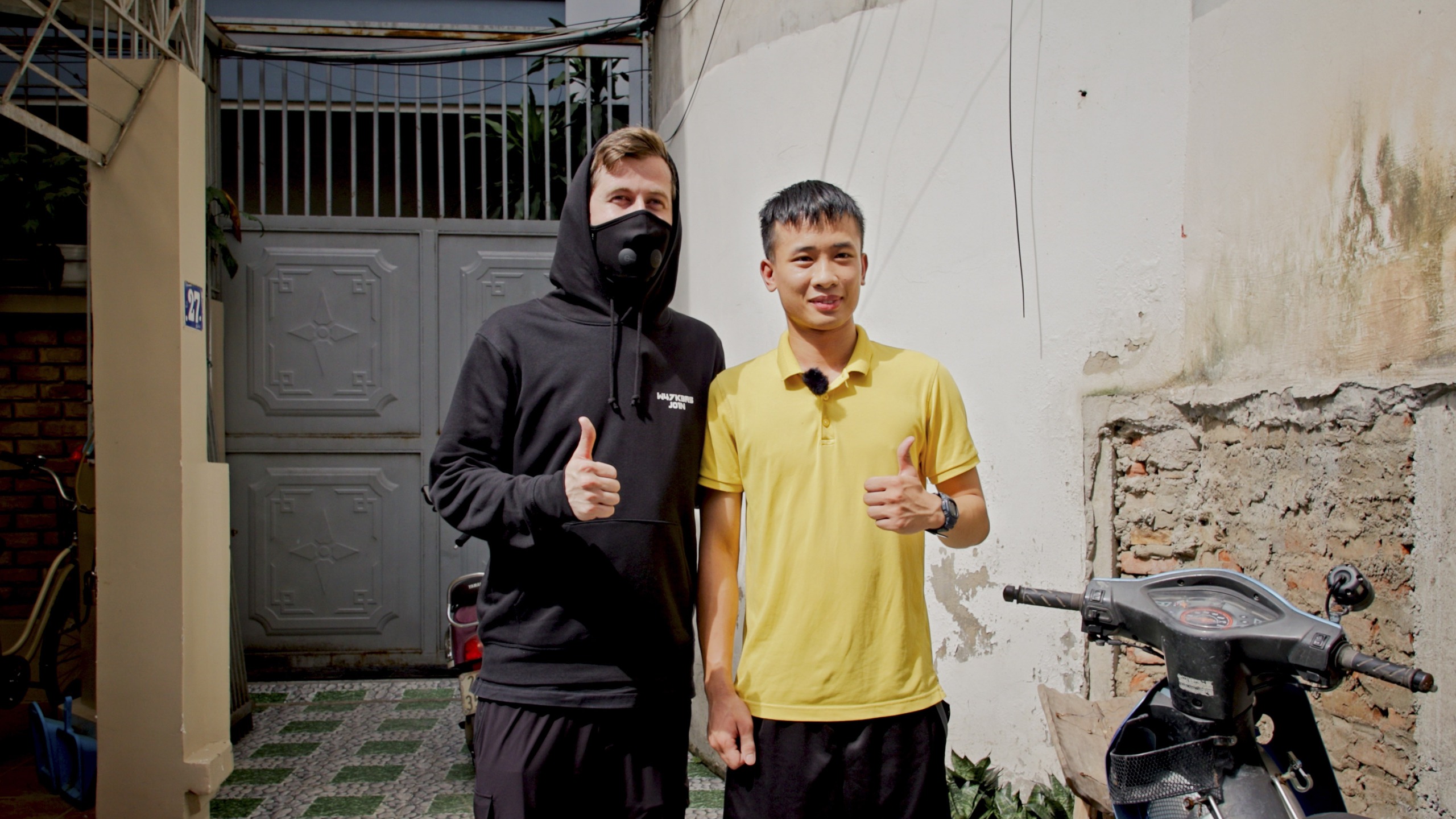 Ngôi sao Alan Walker xuất hiện tại Việt Nam với nghĩa cử bất ngờ- Ảnh 2.