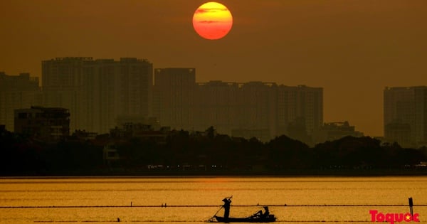 West Lake sunset moment, peaceful beauty in the heart of Hanoi