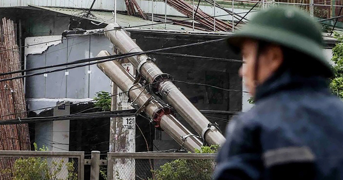 Suspender temporalmente el cargo de director de Electricidad de la ciudad de Ha Long, solicitando estar presente para reparar la red eléctrica