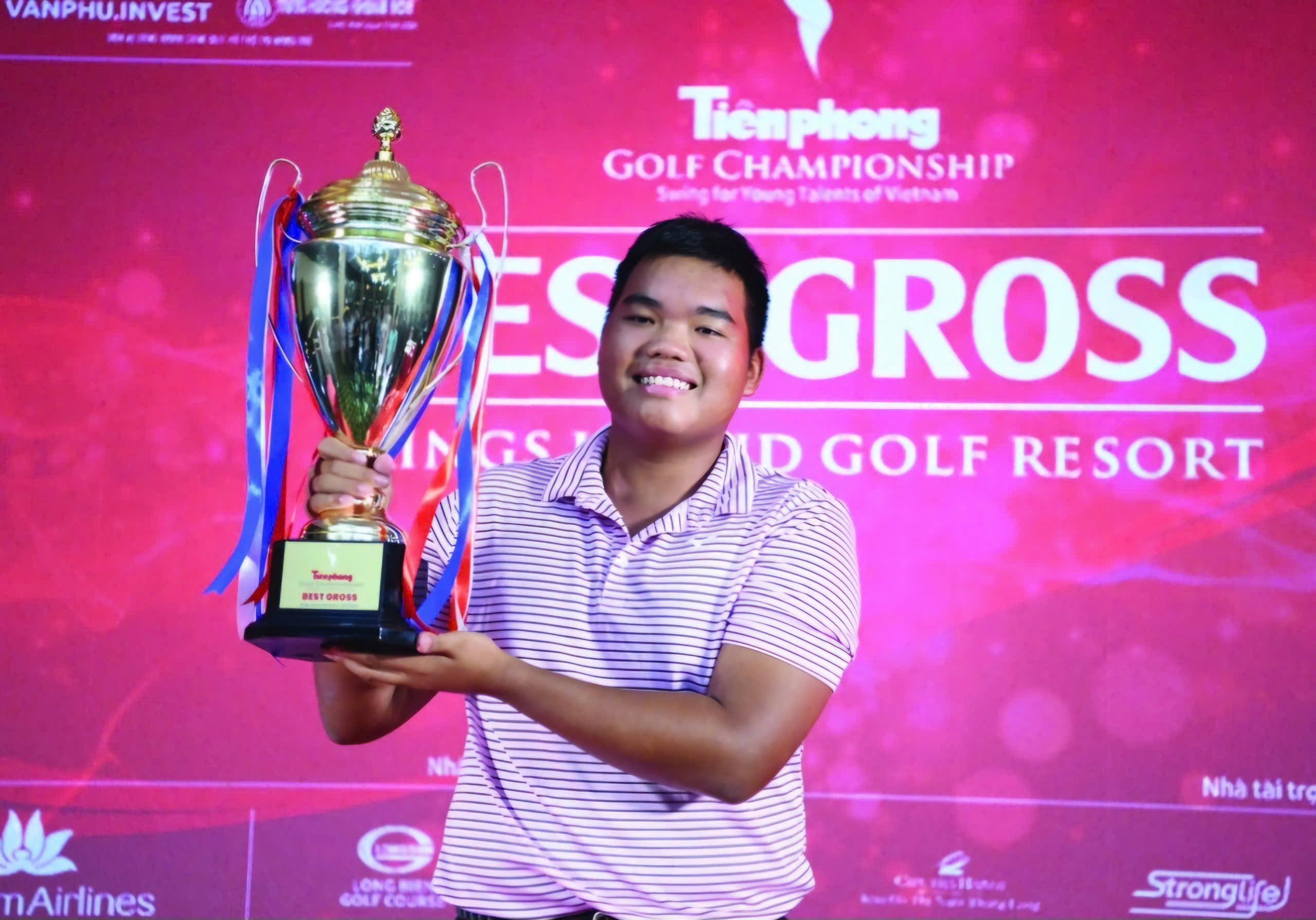 Champion Nguyen Duc Son: 'The Tien Phong Golf Championship title is a springboard for me to conquer the National Championship'