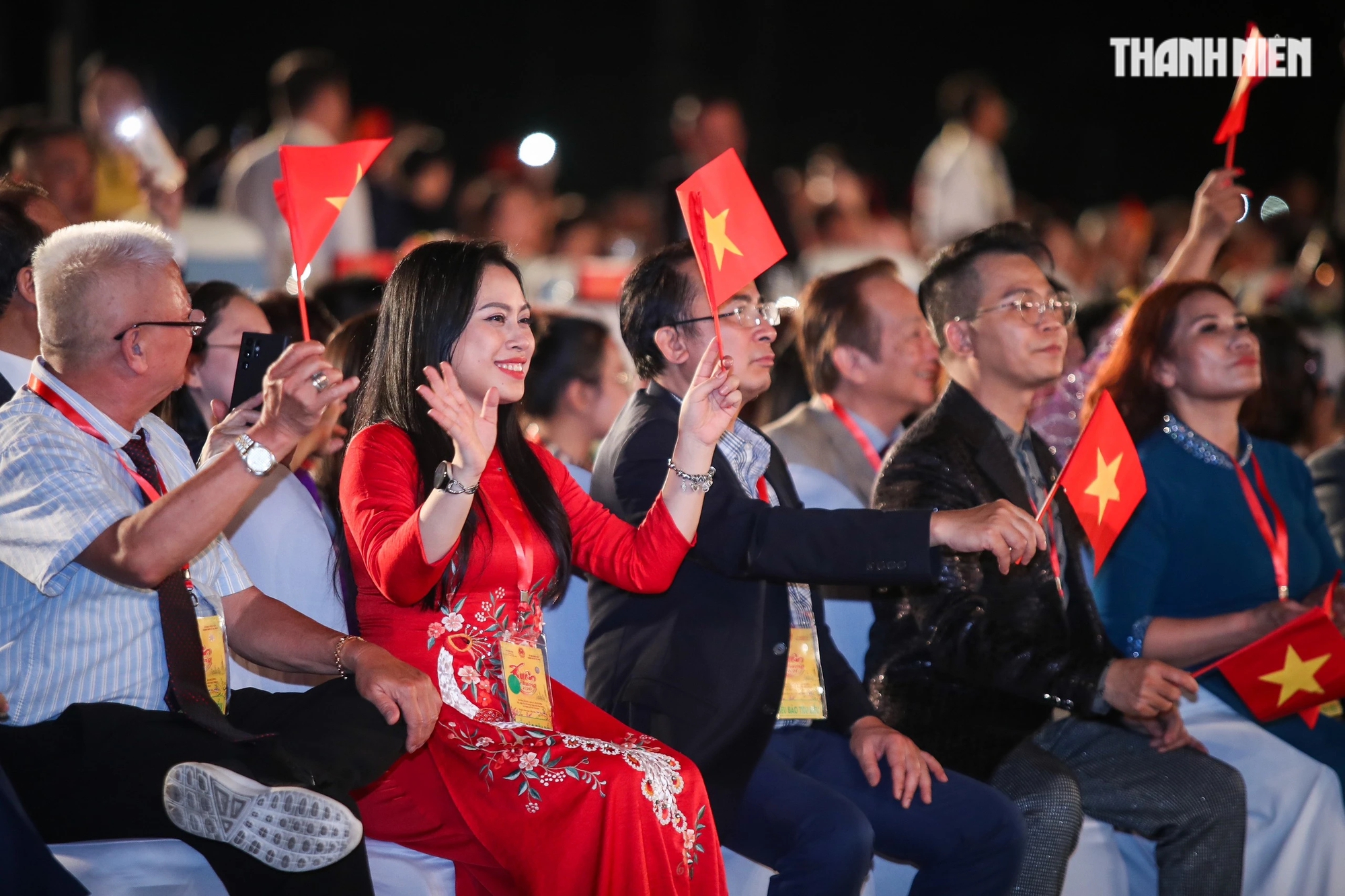 Chủ tịch nước Võ Văn Thưởng chúc tết kiều bào và đánh trống khai hội mừng xuân- Ảnh 6.