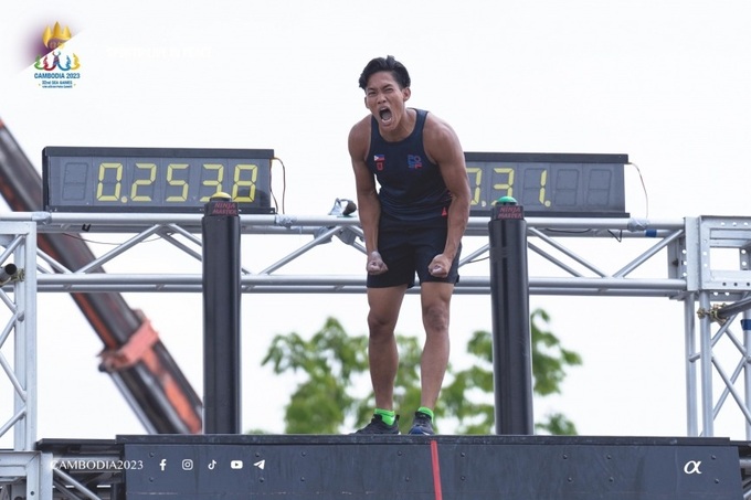Hai VĐV Philippines phá kỷ lục thế giới ở môn độc lạ tại SEA Games 32 - 1