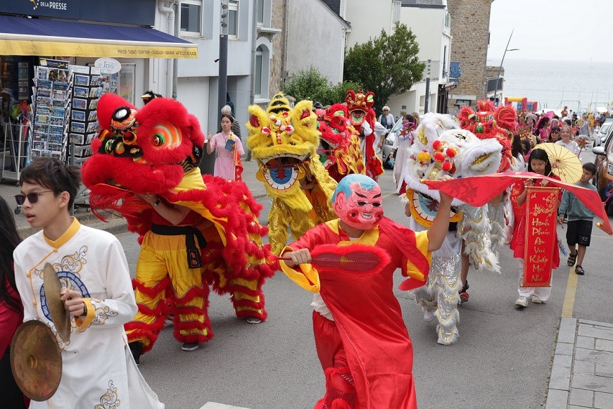 Ấn tượng Festival Vietnam lần đầu tiên được tổ chức tại thành phố biển Larmor-Plage