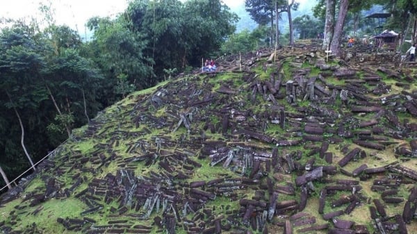 Impactante descubrimiento de la pirámide más antigua del mundo en Indonesia