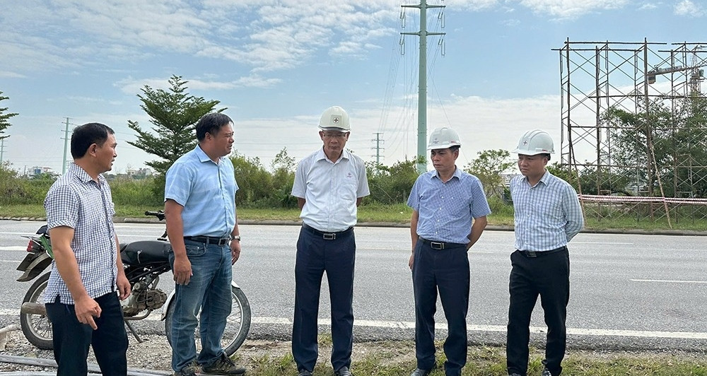 EVNNPT speeds up the progress of the 220kV Hai Duong - Pho Noi transmission line project