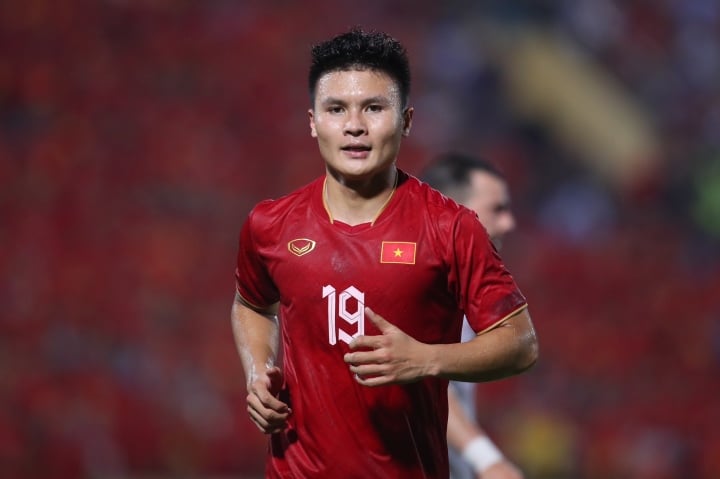 Quang Hải gặp chấn thương.