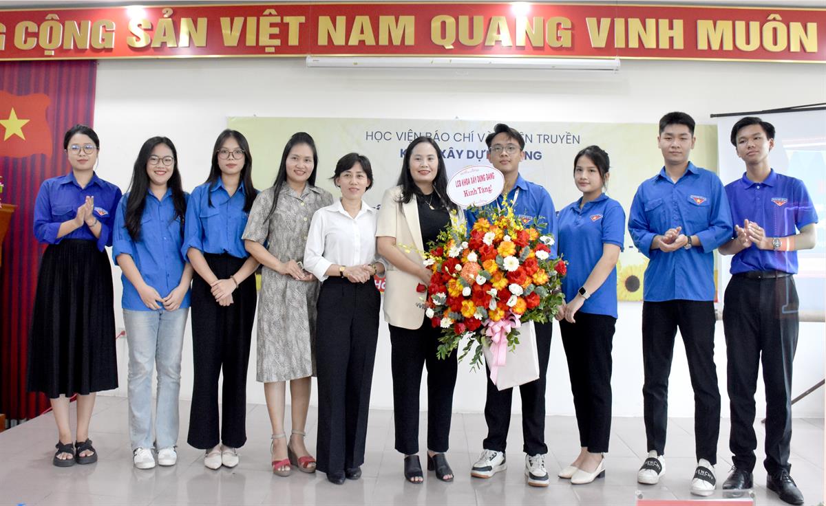 Khoa Xây dựng Đảng tổ chức Hội nghị tổng kết năm học 2023 – 2024 và triển khai phương hướng, nhiệm vụ năm 2024 - 2025