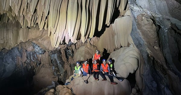 Phát hiện hang động mới có sông ngầm chảy xuyên qua ở Quảng Bình