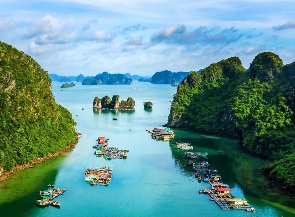 Làng chài Cửa Vạn, Quảng Ninh lọt top 16 thị trấn ven biển đẹp nhất thế giới
