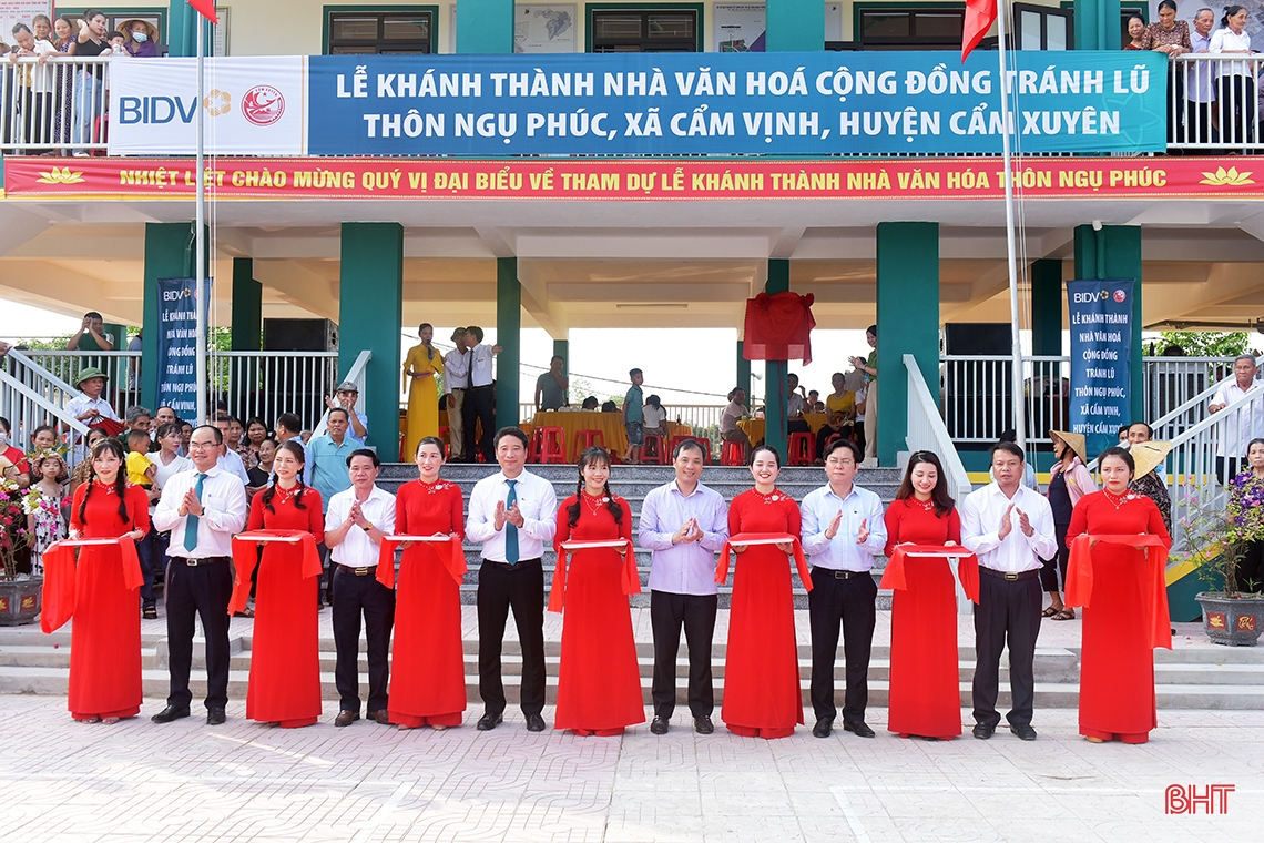 BIDV donates 2 more flood shelters to Ha Tinh