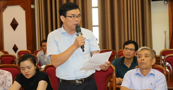 Voters of Quoc Oai district propose to soon resolve suspended projects in the area