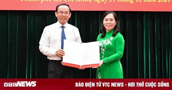 Ho Chi Minh-Ville nomme deux femmes secrétaires du Parti de district